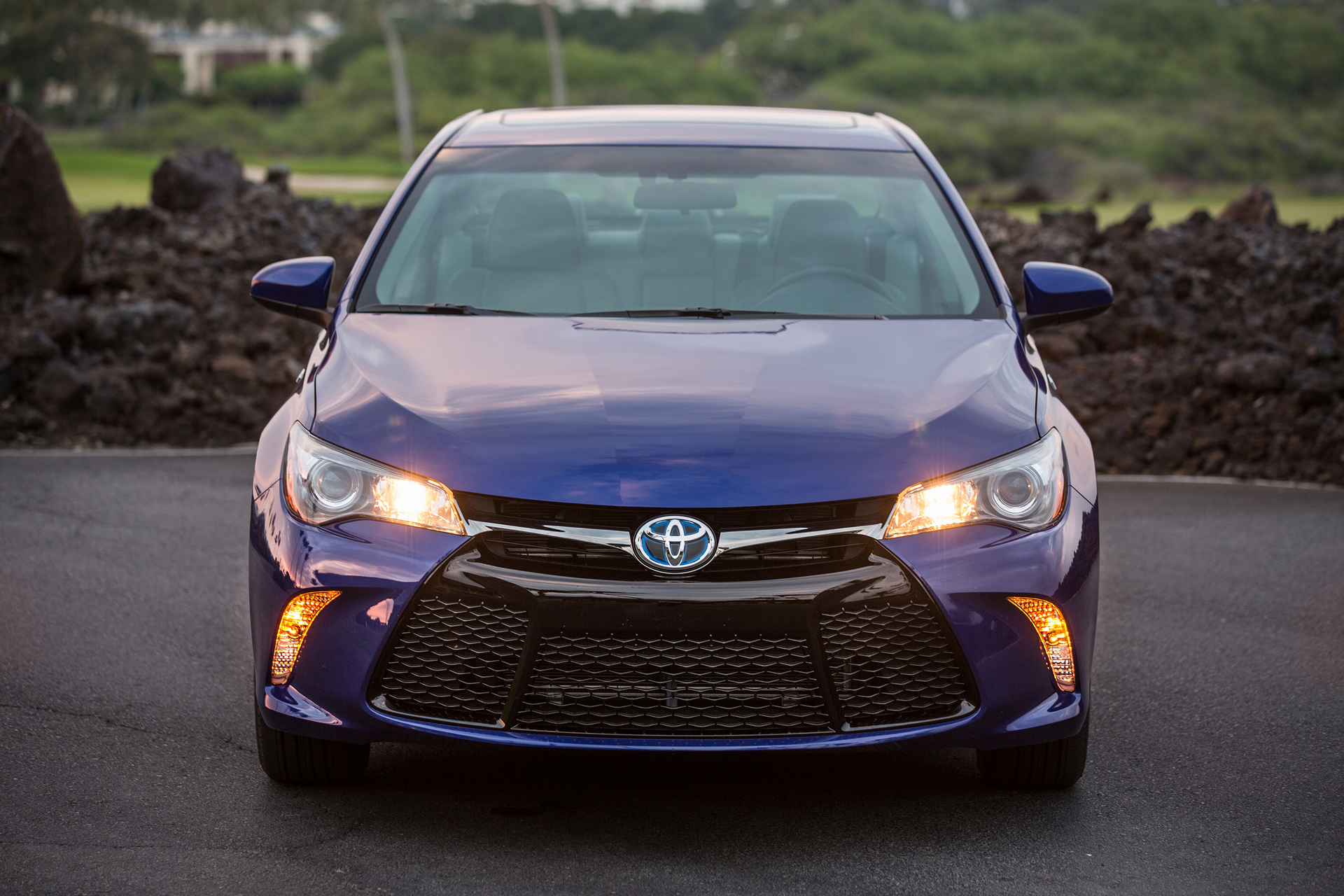 2015 Toyota Camry Hybrid © Toyota Motor Sales, U.S.A., Inc.