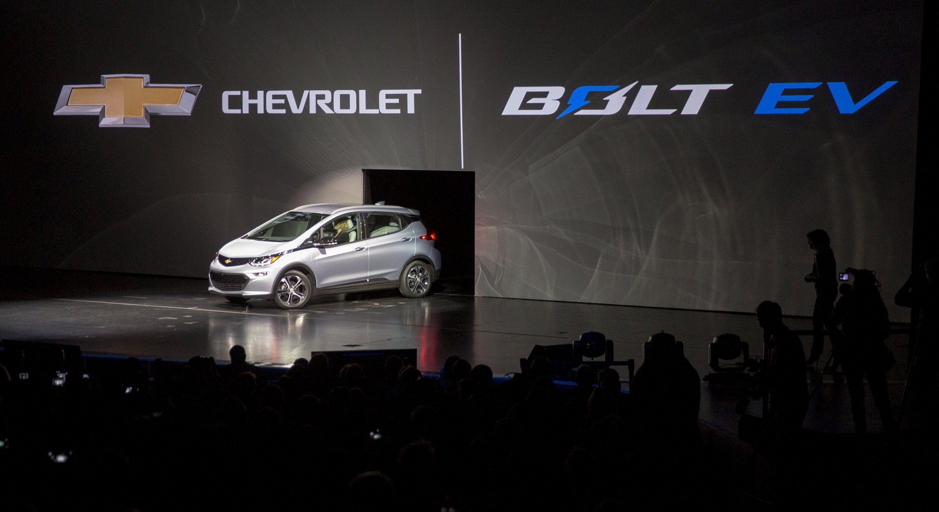 Chevrolet Unveils 2017 Bolt EV at CES © General Motors