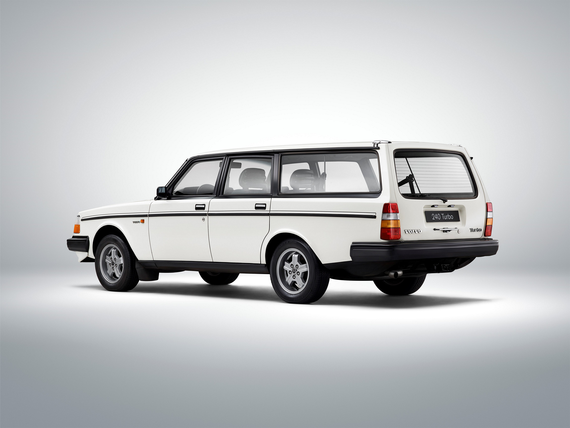 Volvo 245 Turbo © Zhejiang Geely Holding Group Co., Ltd