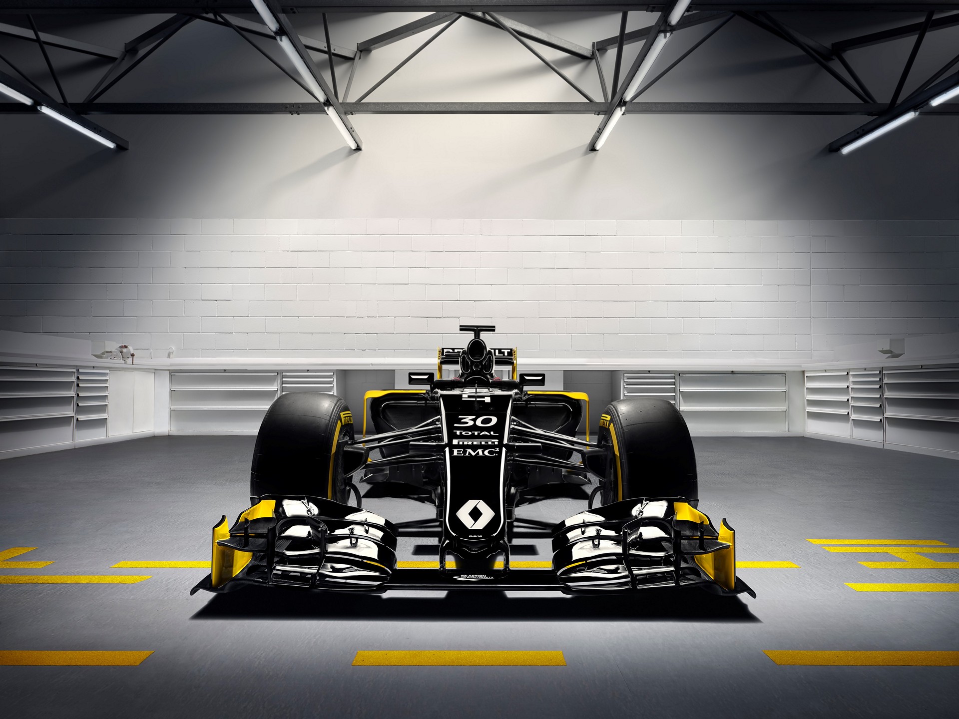 Infiniti’s successful involvement in Formula One enters the next phase. Starting with the new 2016 season, Infiniti will be a technical partner of the new Renault Sport Formula One team © Nissan Motor Co., Ltd.