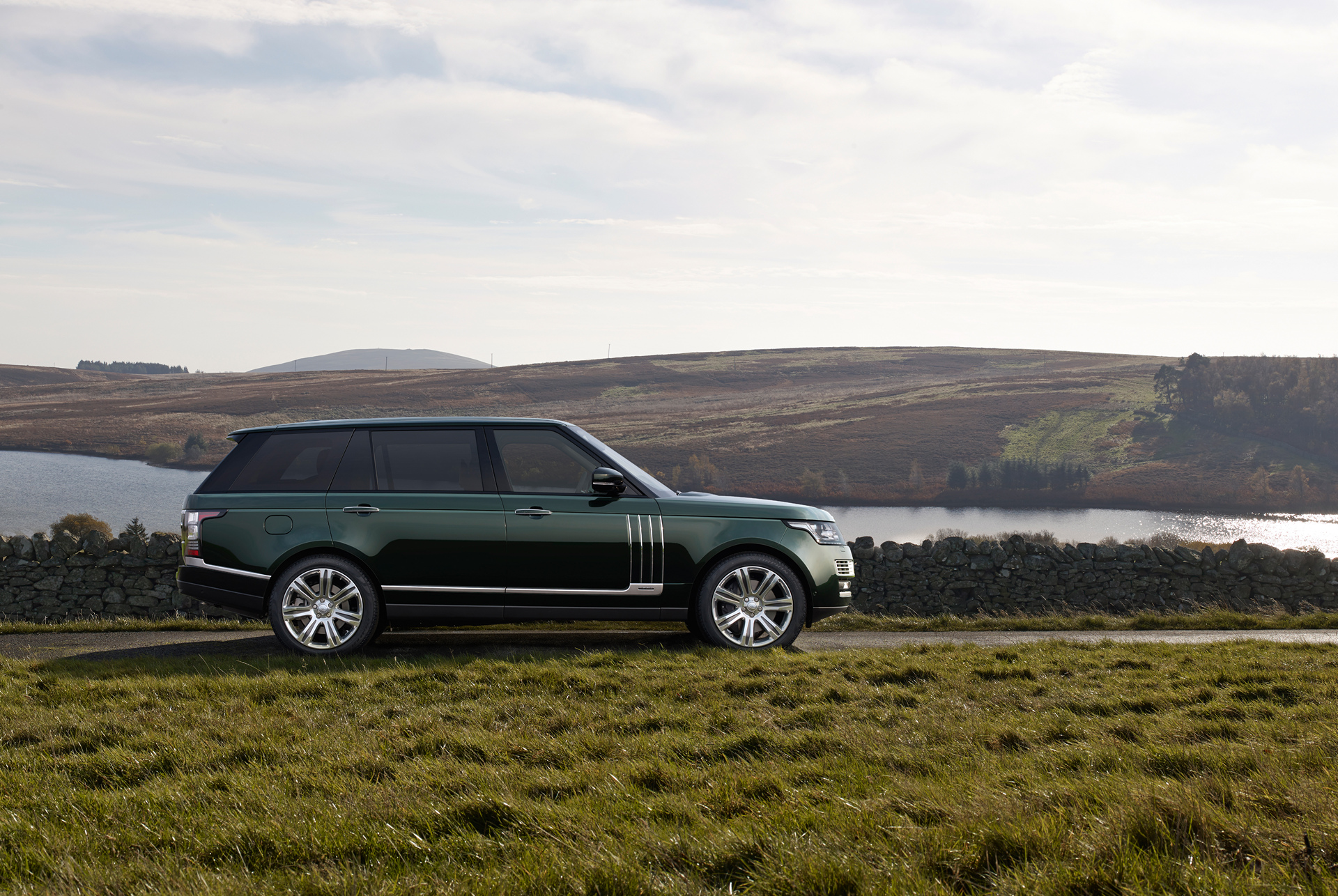 Land Rover Elevates Range Rover Family with Limited Production Holland & Holland Range Rover © Tata Group