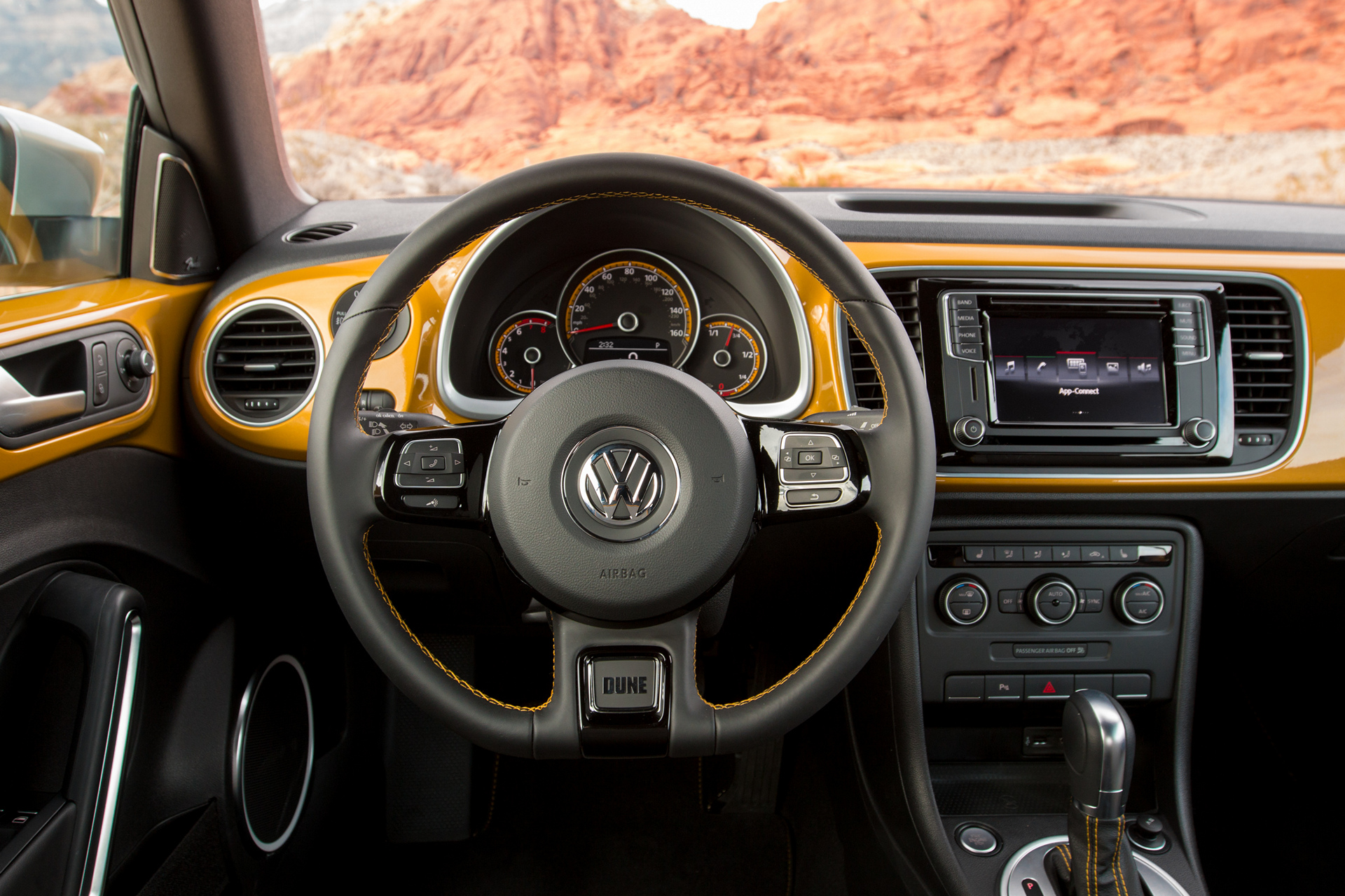 2016 Volkswagen Beetle Dune © Volkswagen AG 