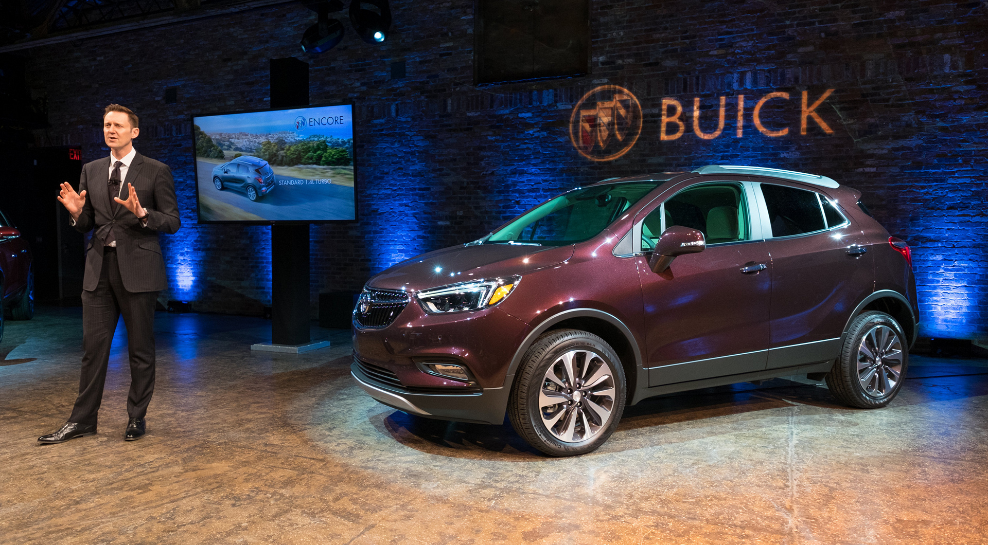 Buick Unveils 2017 Encore in New York © General Motors