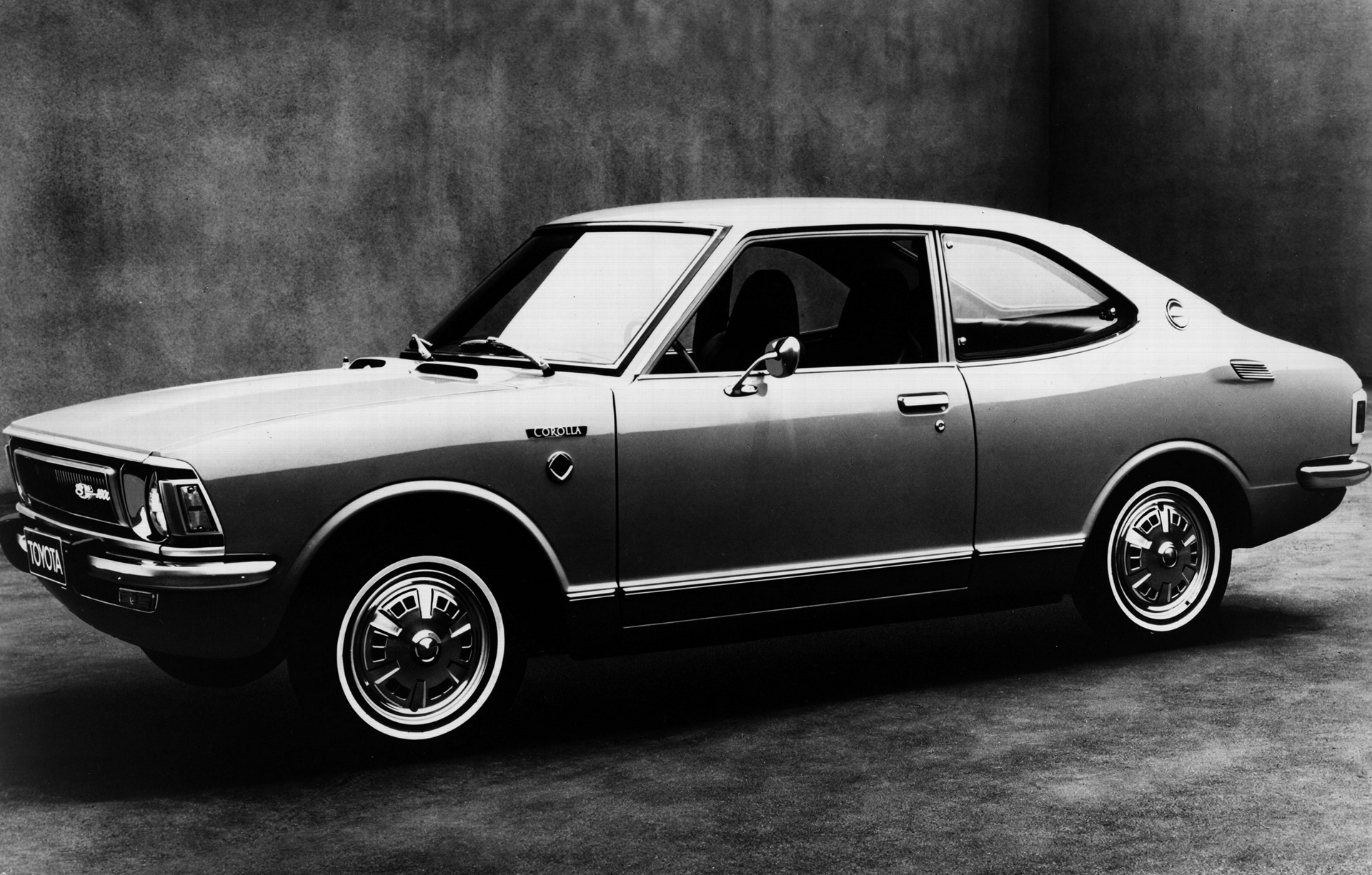 2nd Generation (1971 - 1974) Toyota Corolla Fastback © Toyota Motor Corporation