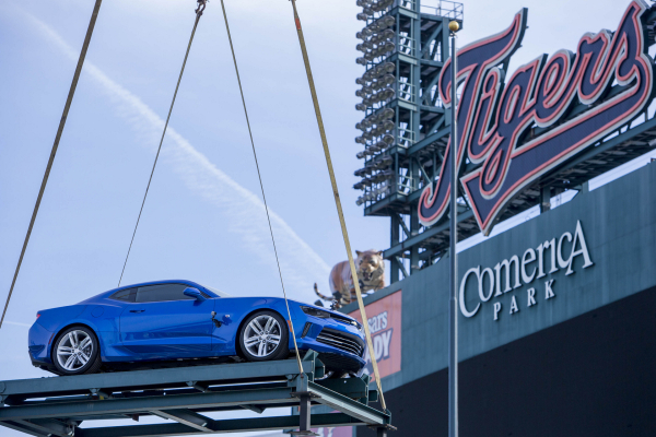 Chevrolet Vehicles Loaded Onto Comerica Park Fountain © General Motors