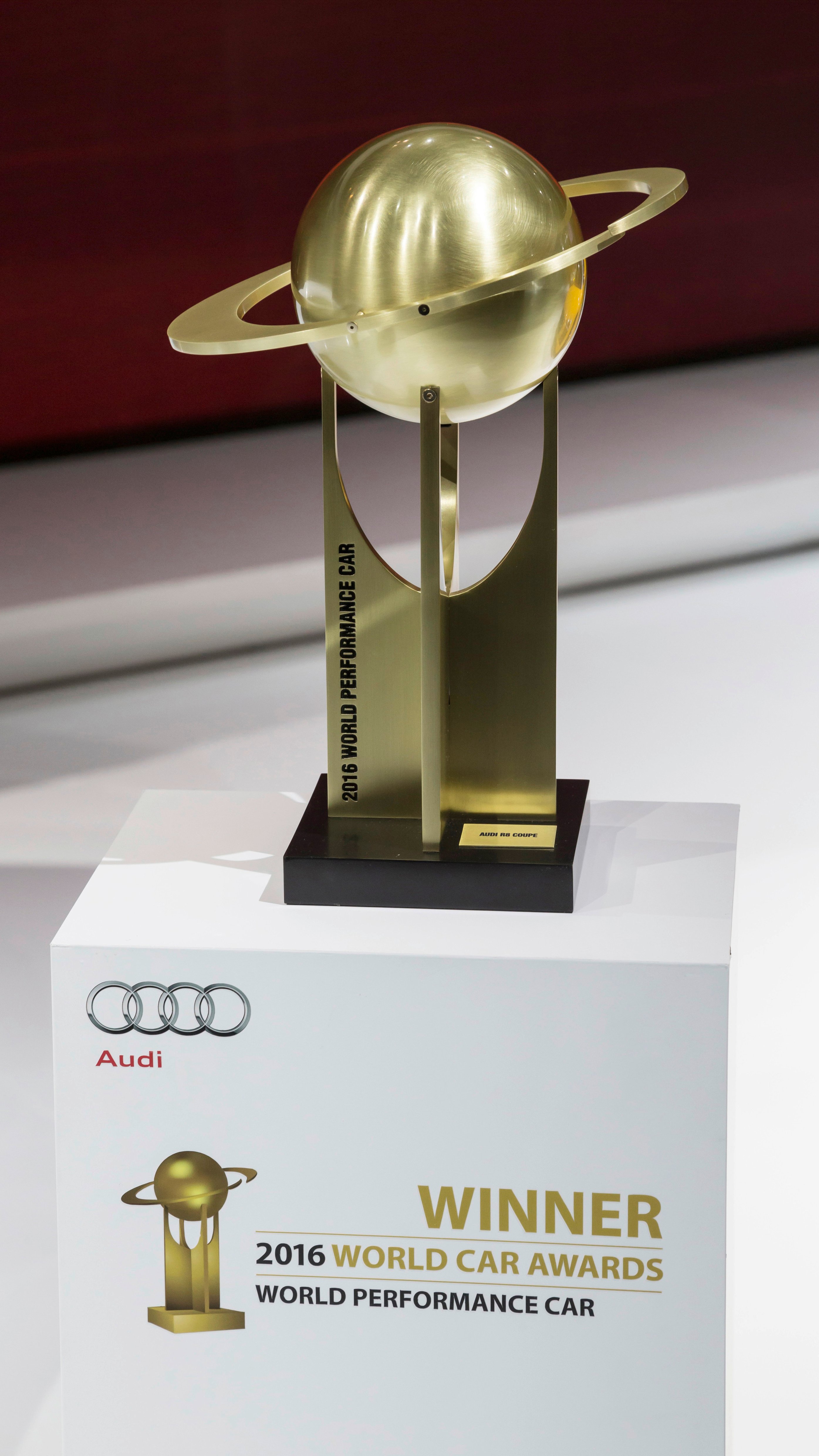 Audi R8 is the 2016 World Performance Car © Volkswagen AG