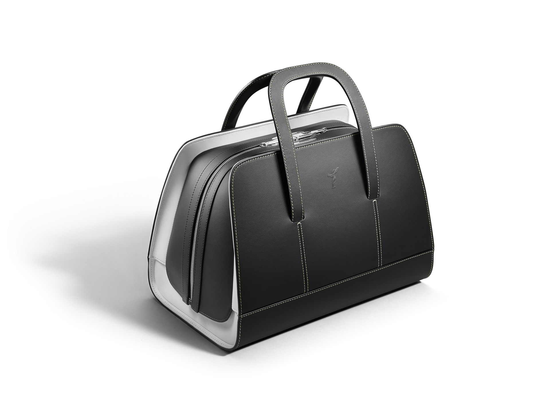 Wraith Luggage Collection Demonstrates the Art of True Luxury Conveyance © BMW AG