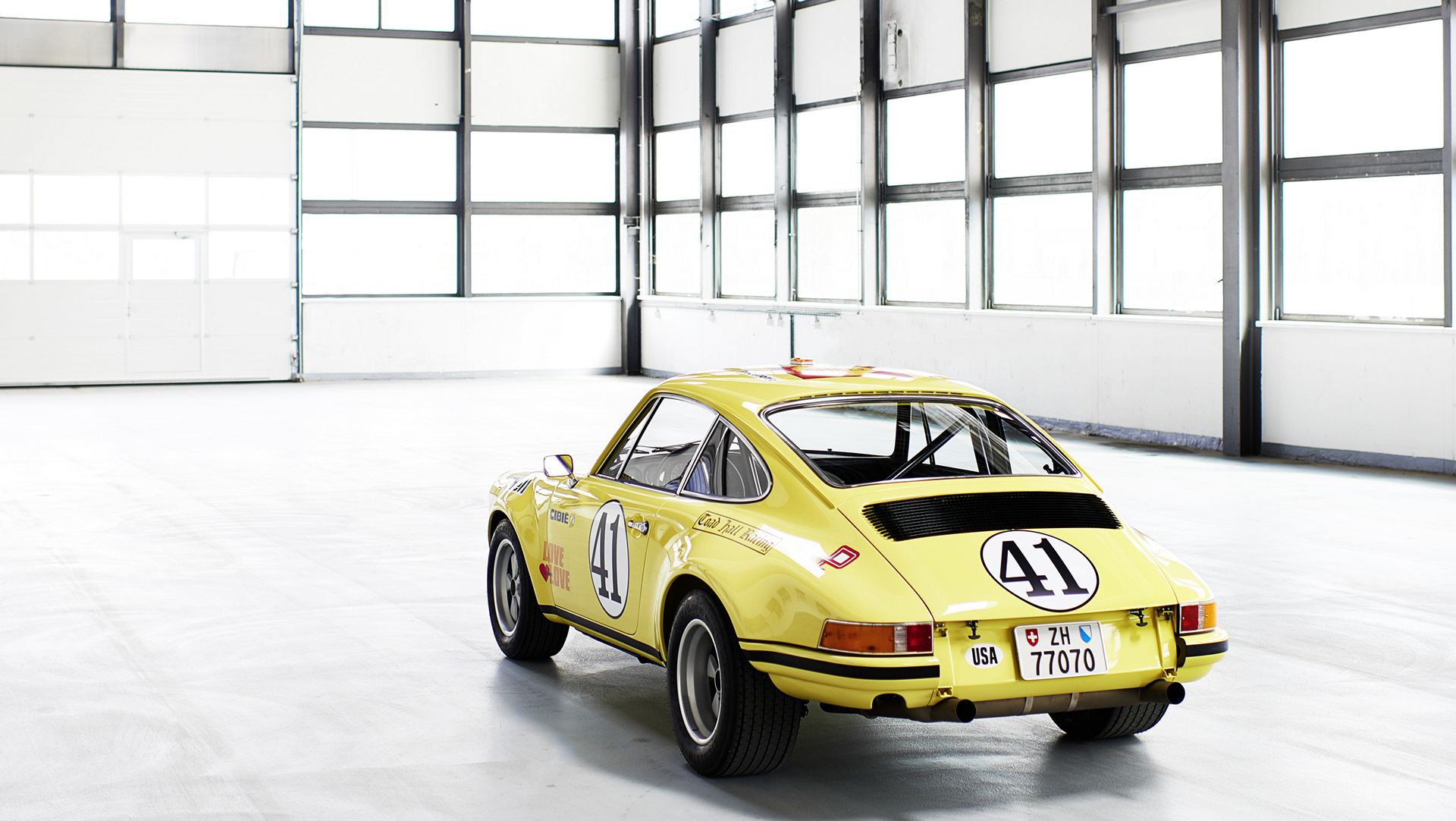 Porsche 911 2.5 S/T © Dr. Ing. h.c. F. Porsche AG 