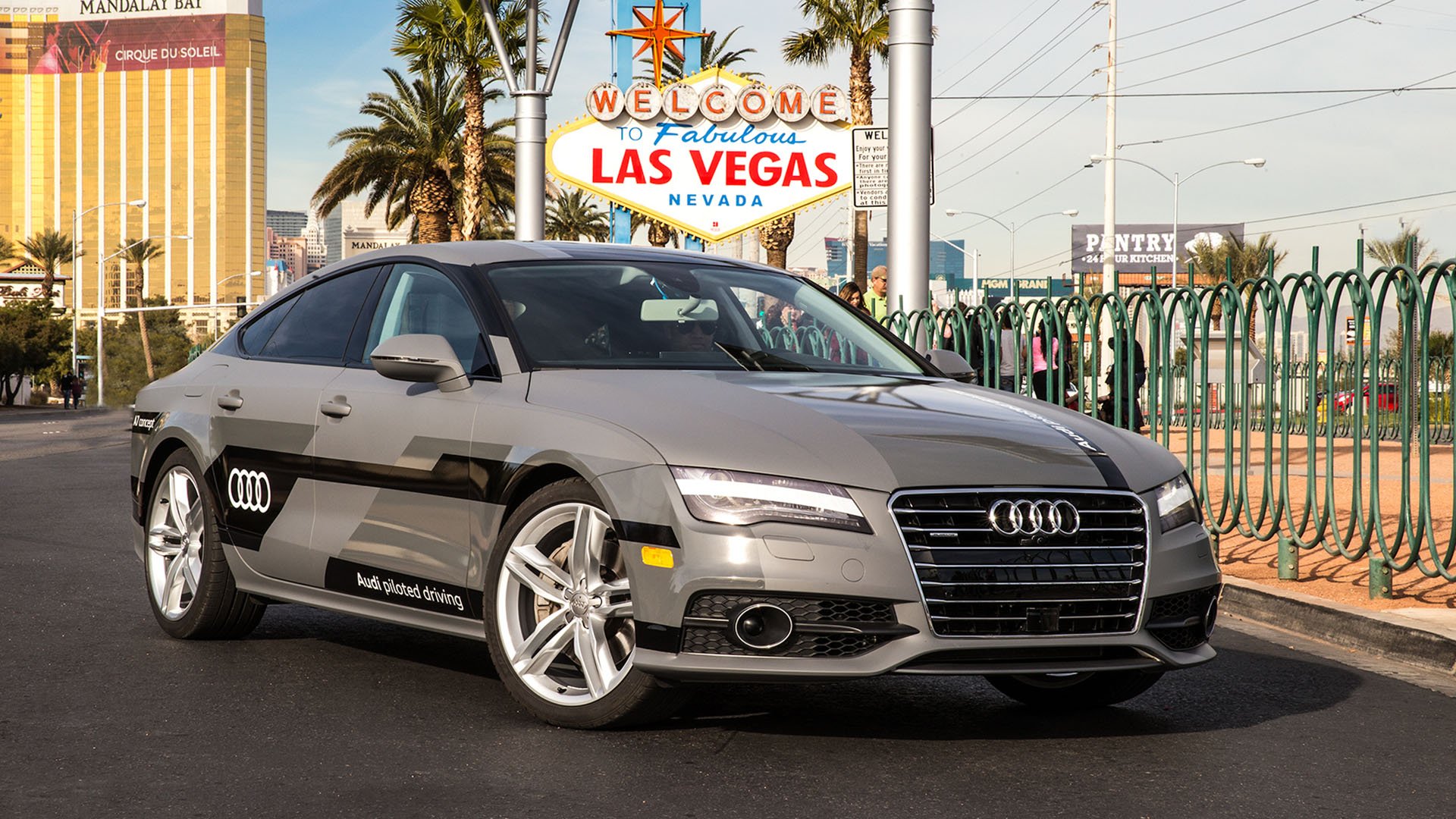 Audi piloted A7 at CES 2015 © Volkswagen AG
