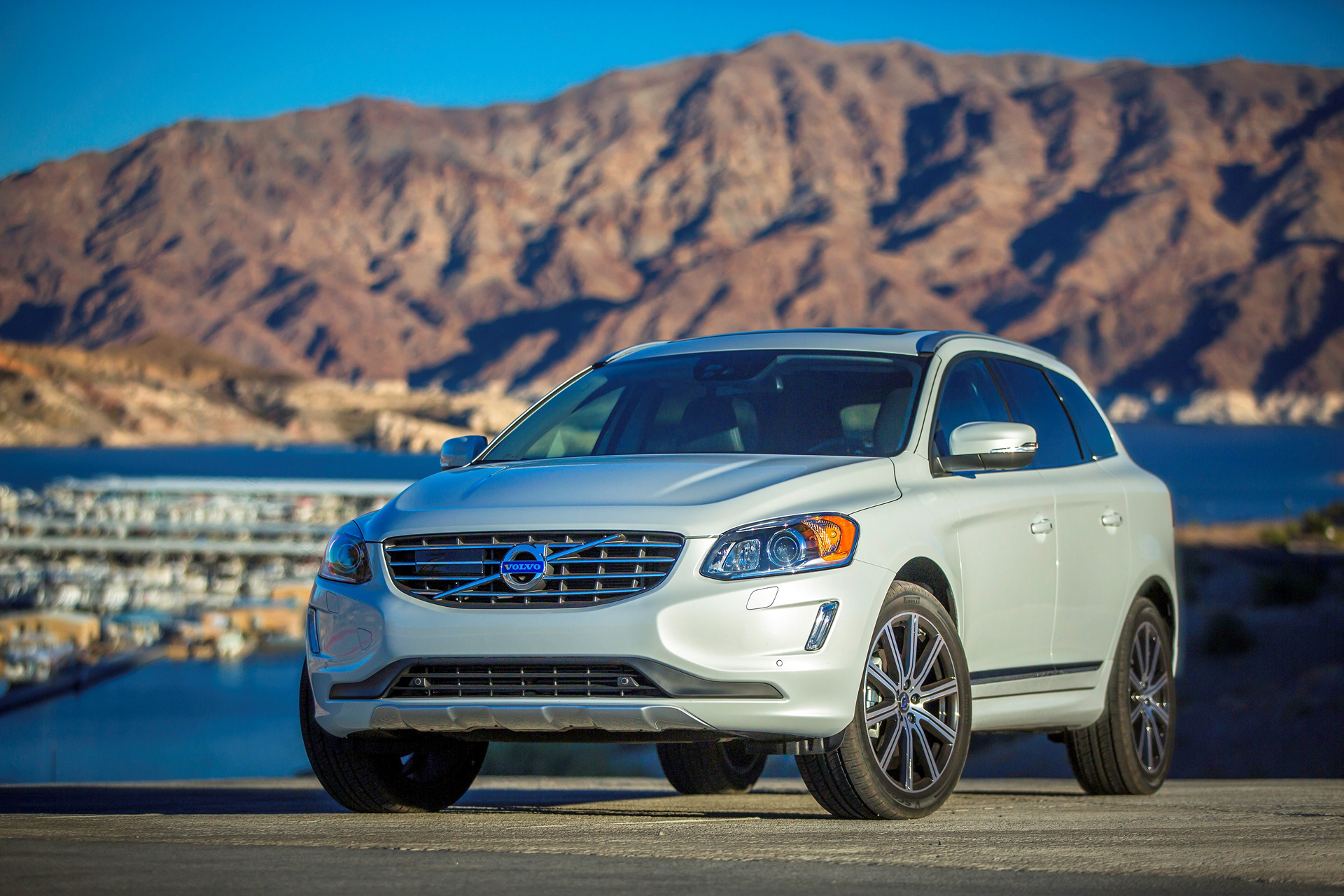 2016 Volvo XC60 © Zhejiang Geely Holding Group Co., Ltd