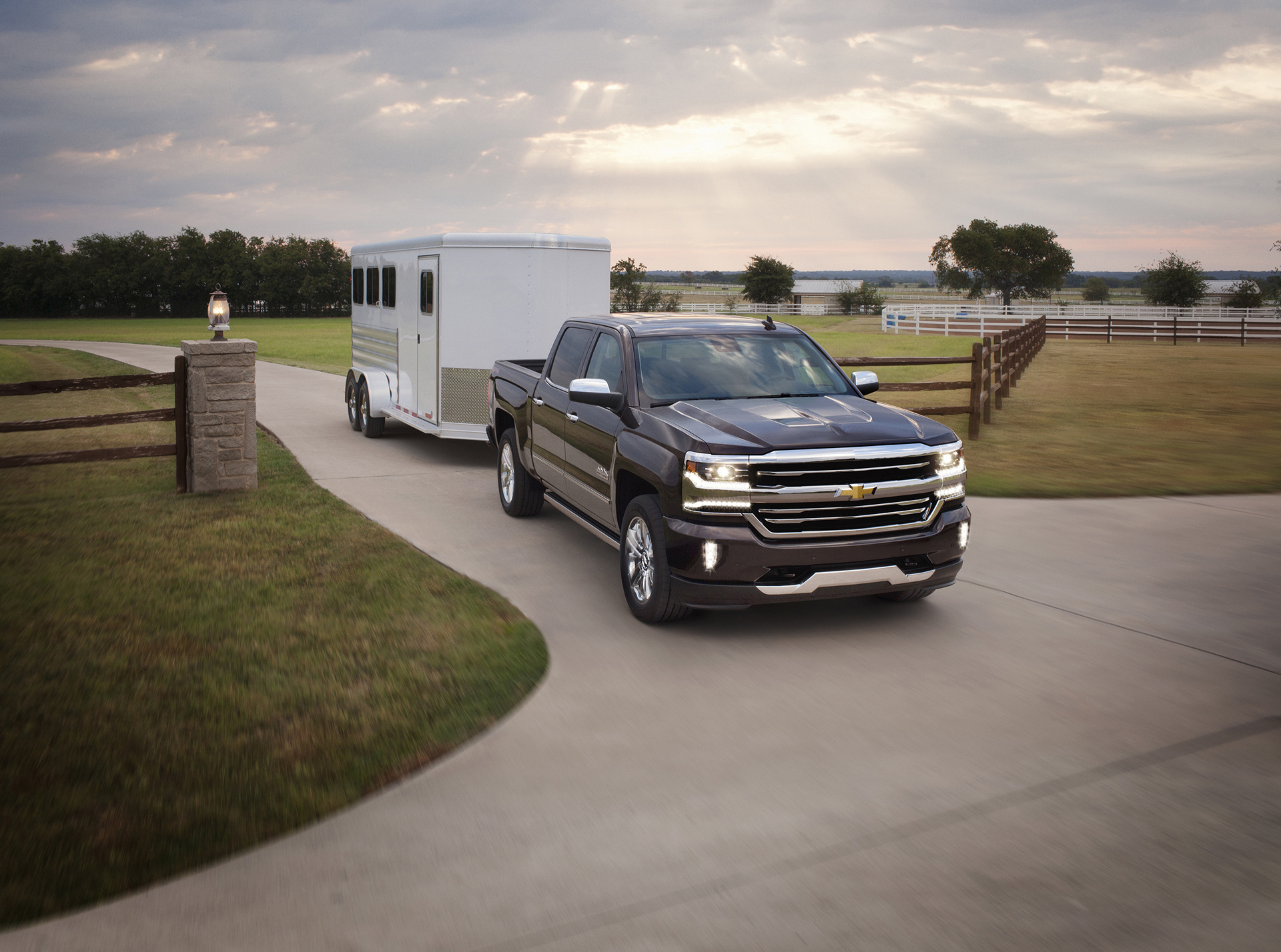 2016 Chevrolet Silverado 1500 High Country with trailer © General Motors
