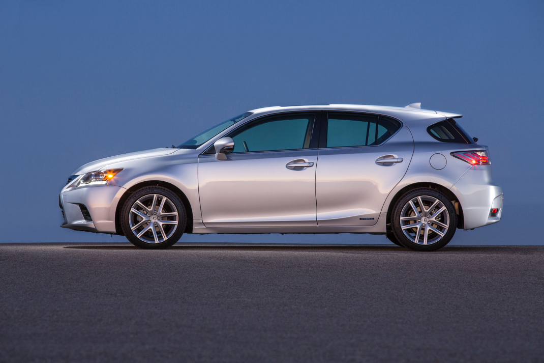 Lexus ct200h фото