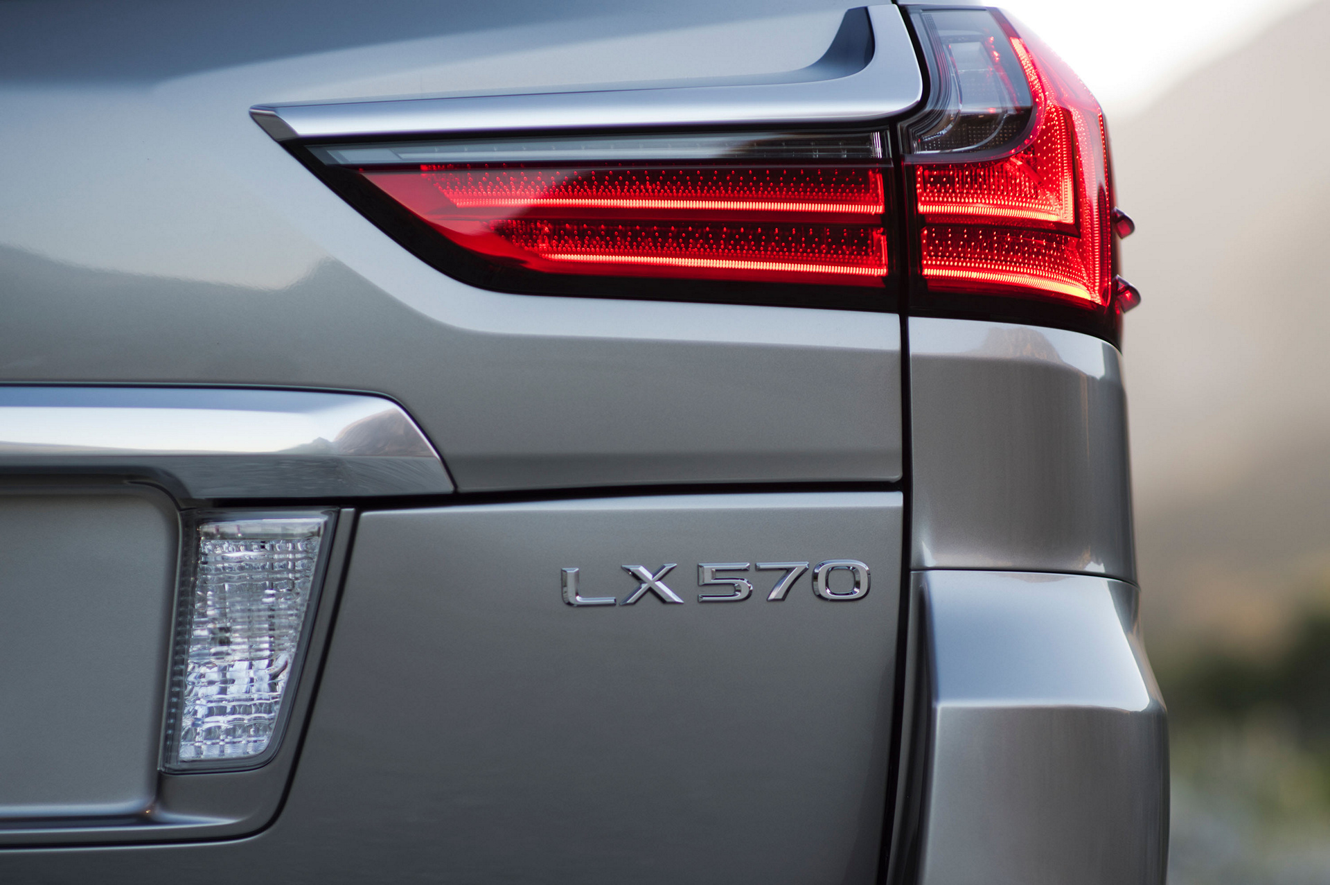 2016 Lexus LX 570 © Toyota Motor Corporation