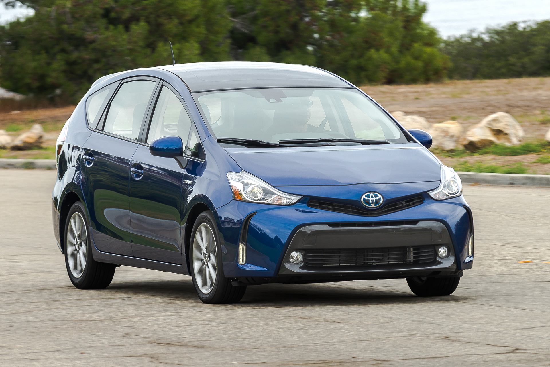 Best Hybrid and Electric Cars for 2016-2017