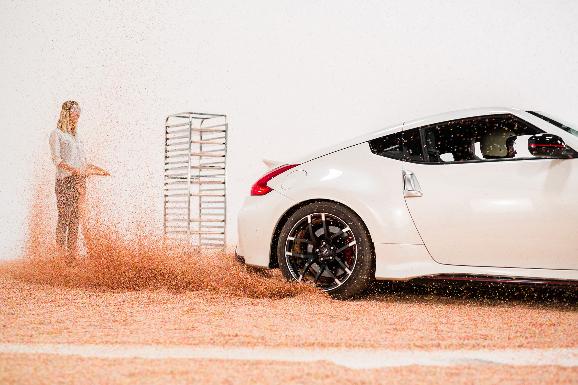 How to make a donut, by the Nissan 370Z NISMO © Nissan Motor Co., Ltd.