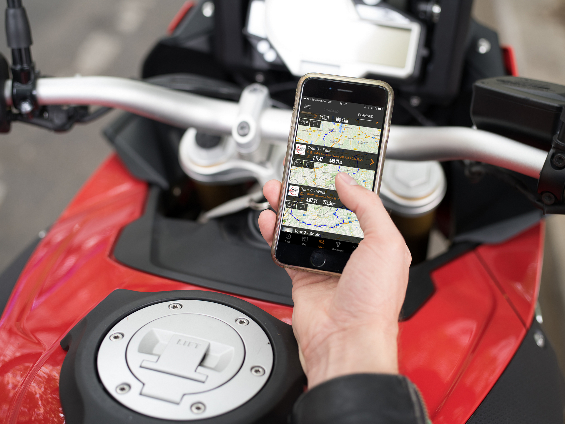 BMW Motorrad partners with mobile technology company Rever © BMW AG